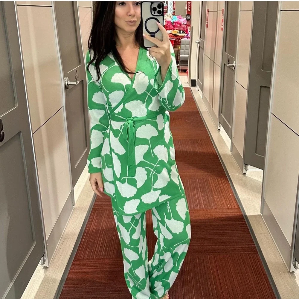 NEW| Women's Long Sleeve V-Neck Ginkgo Green Sweater Wrap Top - Picture 13 of 13